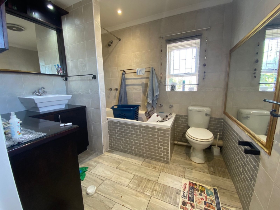 To Let 2 Bedroom Property for Rent in Table View Western Cape